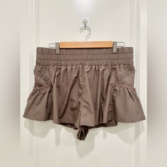 FREE PEOPLE Movement Get Your Flirt On Short - Picture 2 of 5